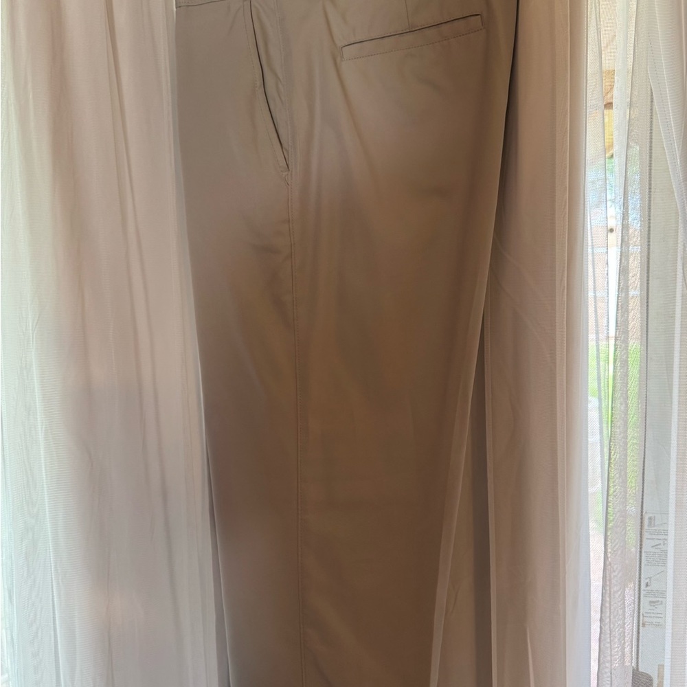 Roundtree & Yorke Tan Dress Pants Elegant Design